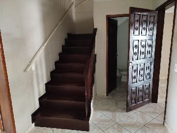 Escada acesso 1�pavimento