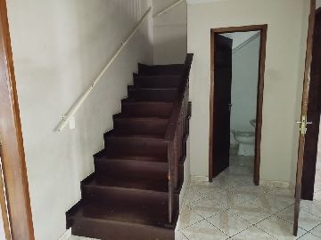 Escada acesso 1� pavimento