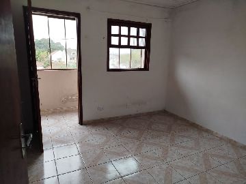 quarto 2 com sacada no 1� pavimento